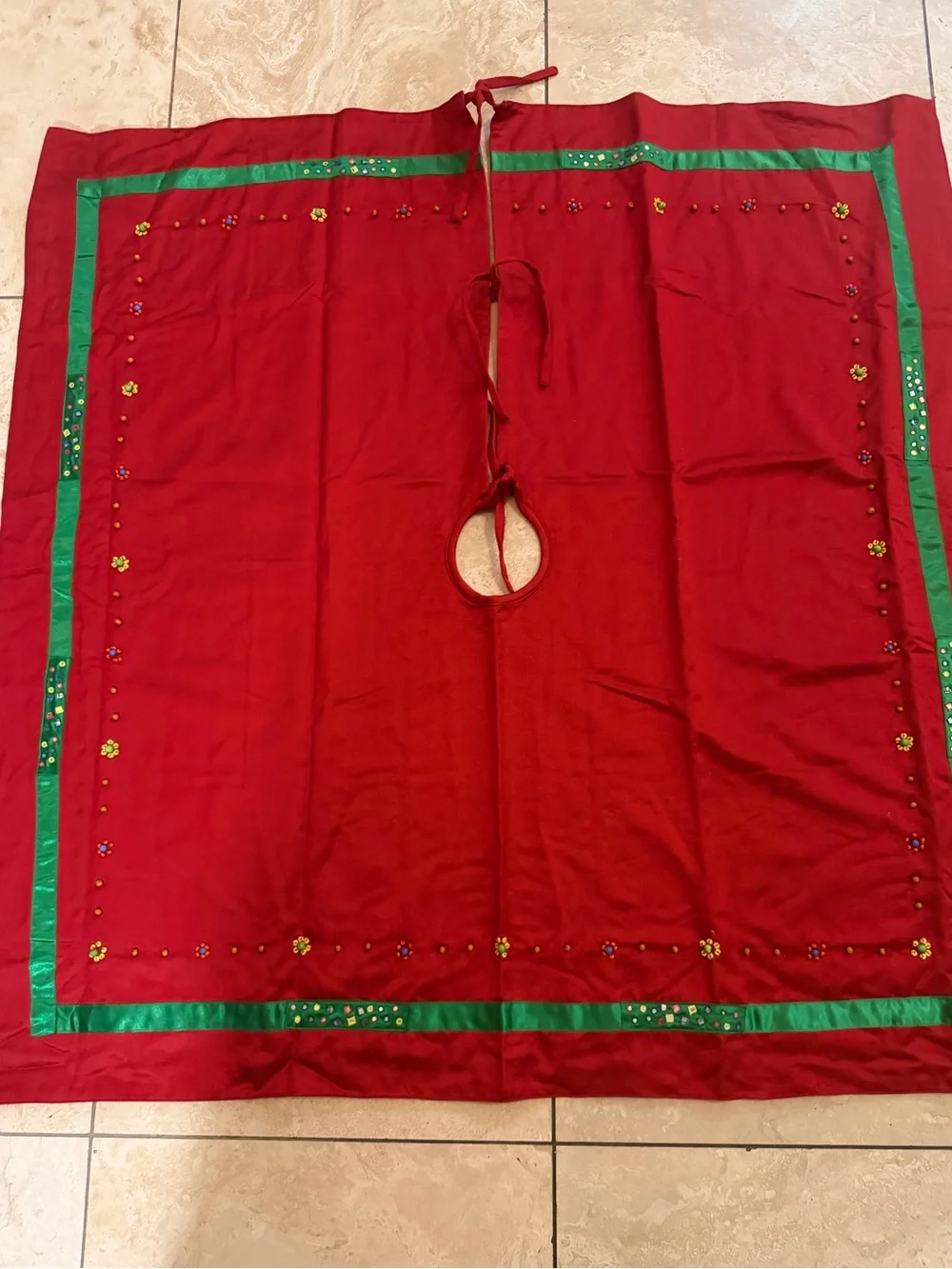 Vtg Dillards Trimmings Red Handcrafted Beaded Ribbon Square Tree Skirt (2) 45”